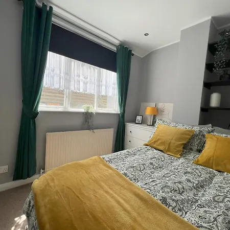 Two Bedroom Flat In London Exterior photo